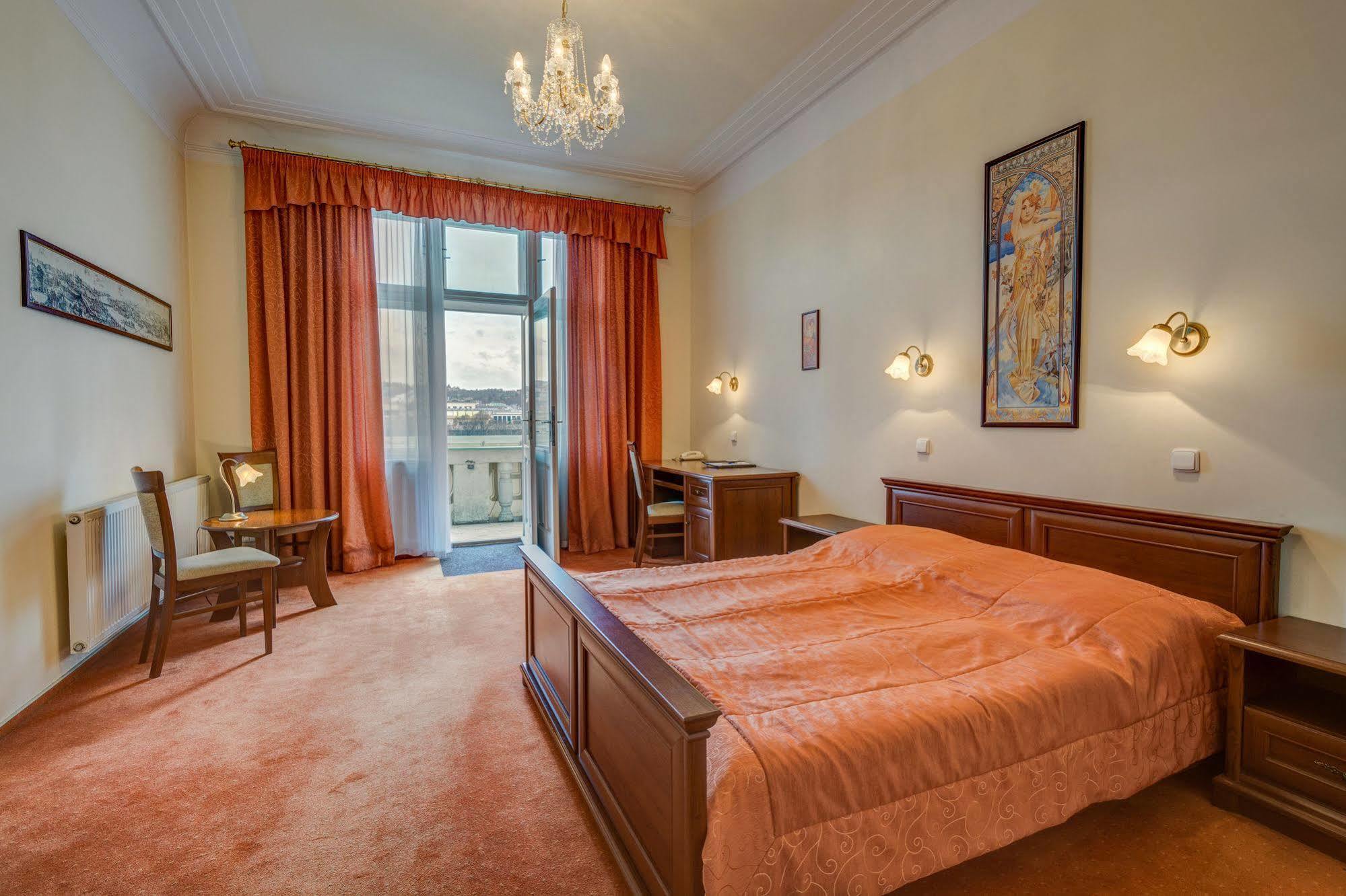 Hotel & Residence Royal Standard براغ المظهر الخارجي الصورة