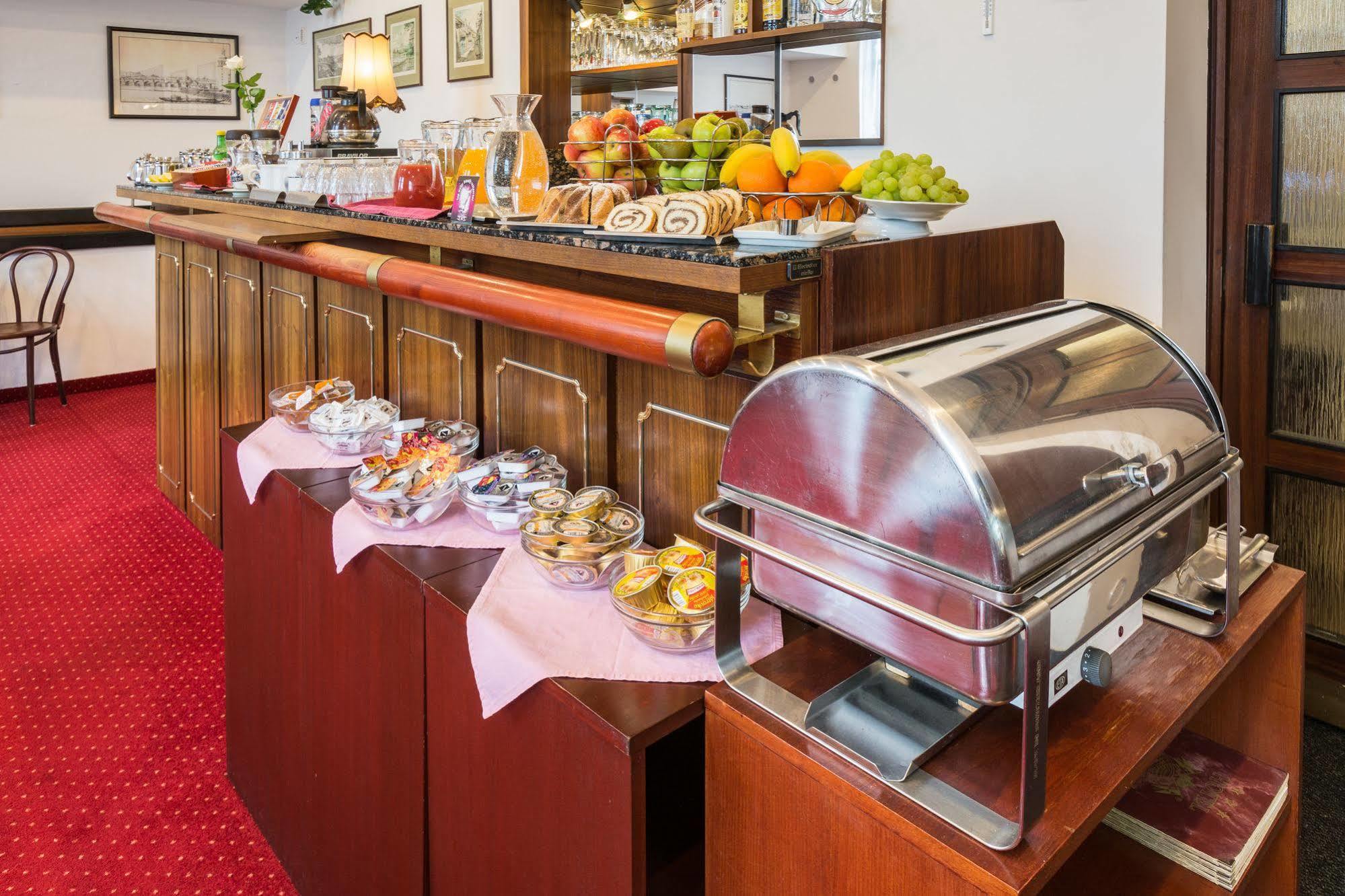 Hotel & Residence Royal Standard براغ المظهر الخارجي الصورة