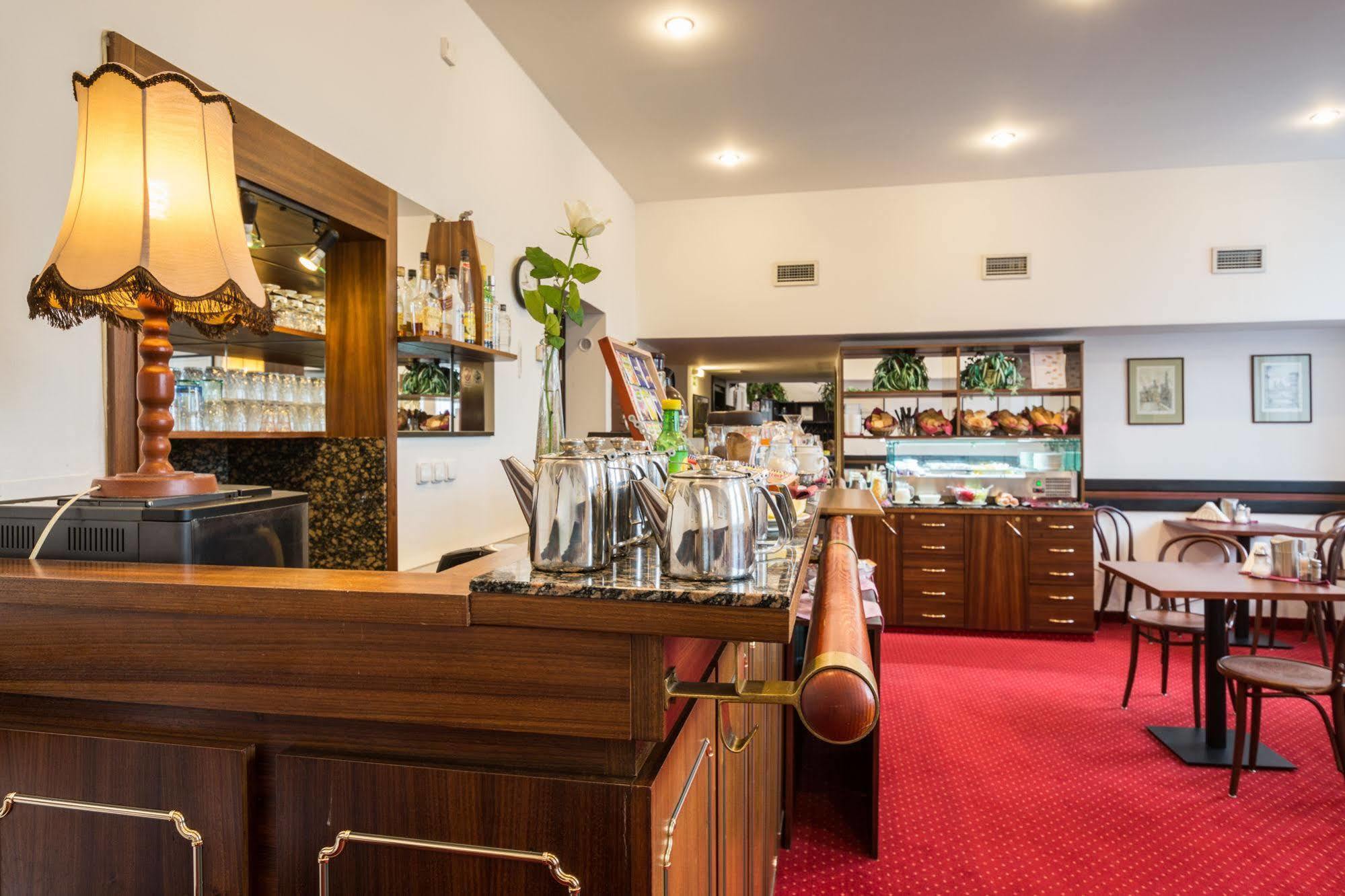 Hotel & Residence Royal Standard براغ المظهر الخارجي الصورة