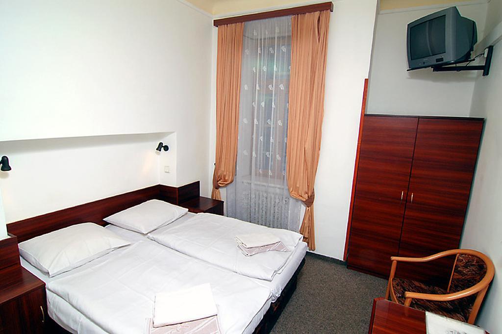 Hotel & Residence Royal Standard براغ الغرفة الصورة