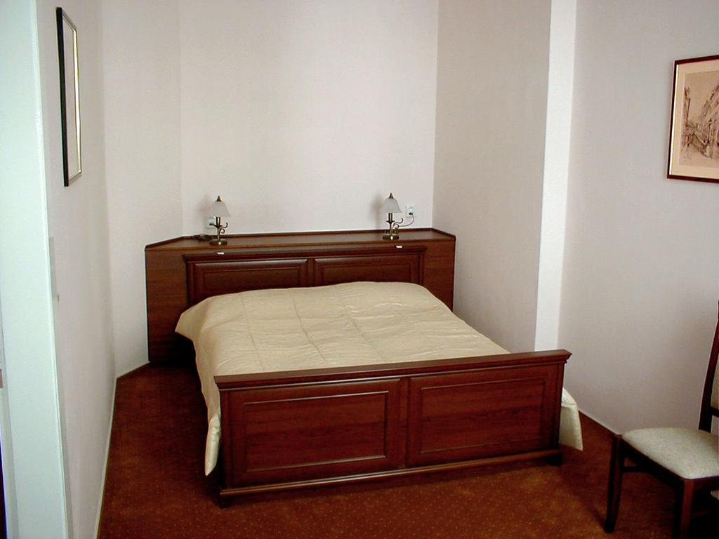Hotel & Residence Royal Standard براغ الغرفة الصورة