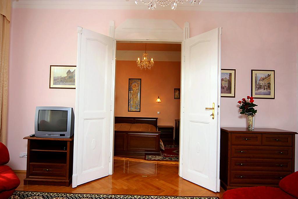 Hotel & Residence Royal Standard براغ الغرفة الصورة