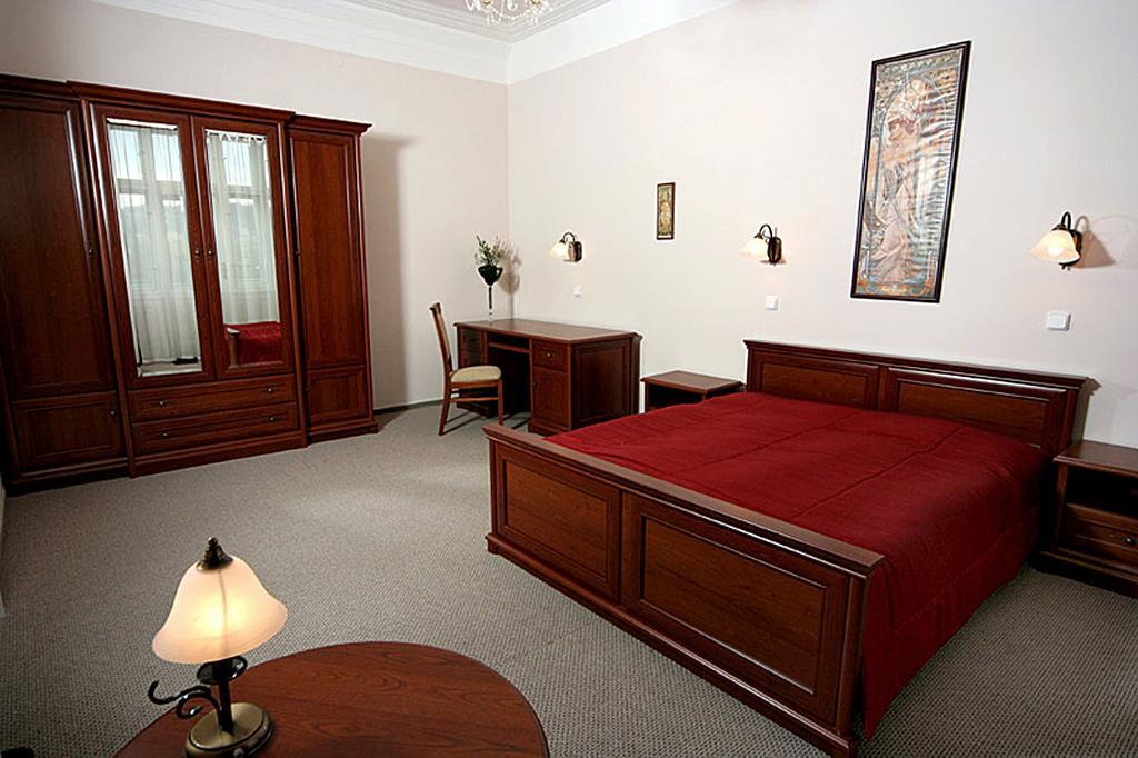 Hotel & Residence Royal Standard براغ الغرفة الصورة