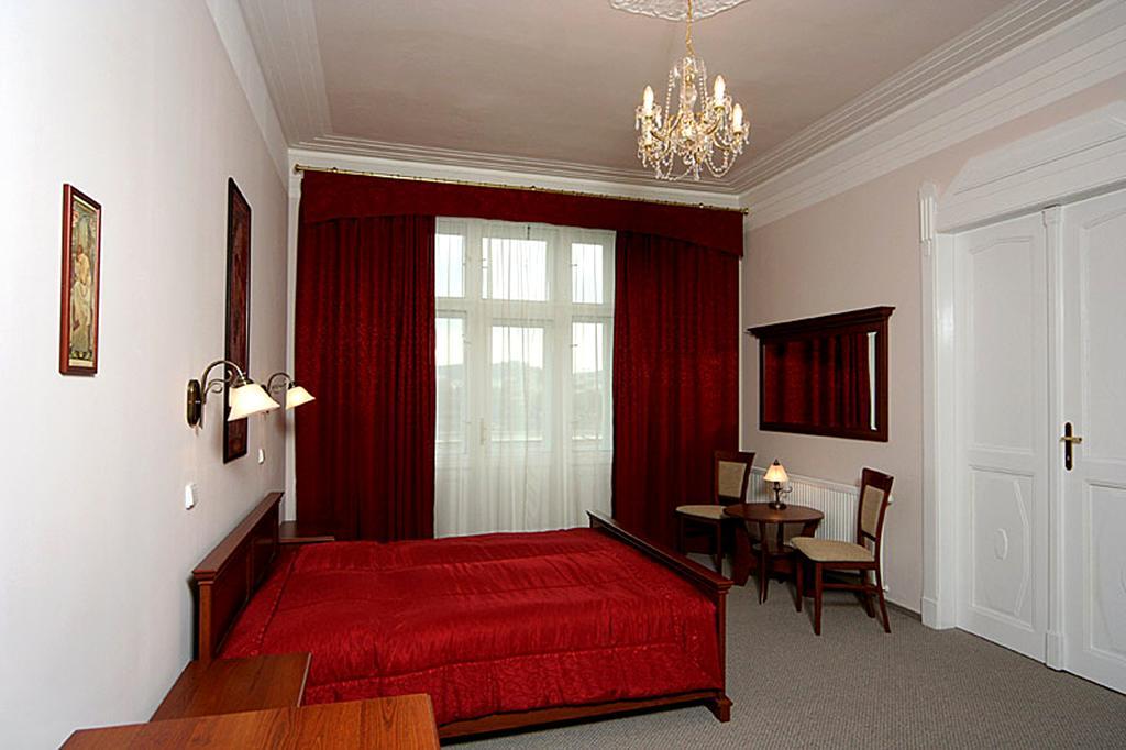 Hotel & Residence Royal Standard براغ الغرفة الصورة