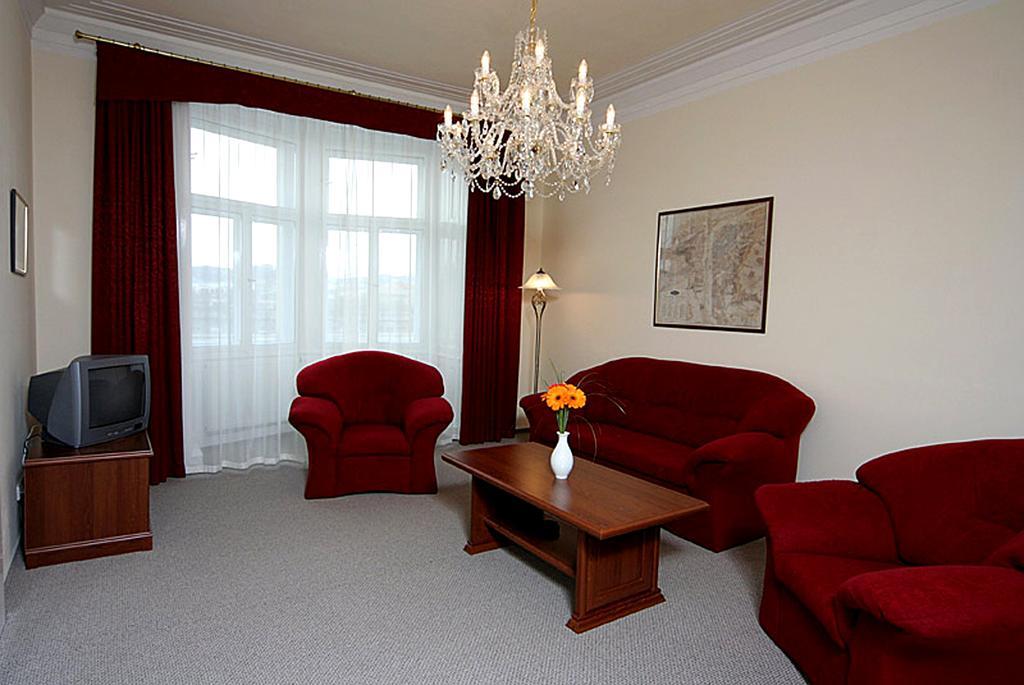 Hotel & Residence Royal Standard براغ الغرفة الصورة