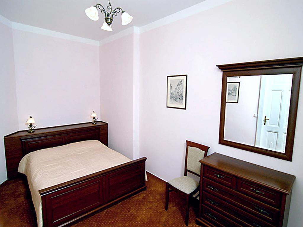 Hotel & Residence Royal Standard براغ الغرفة الصورة